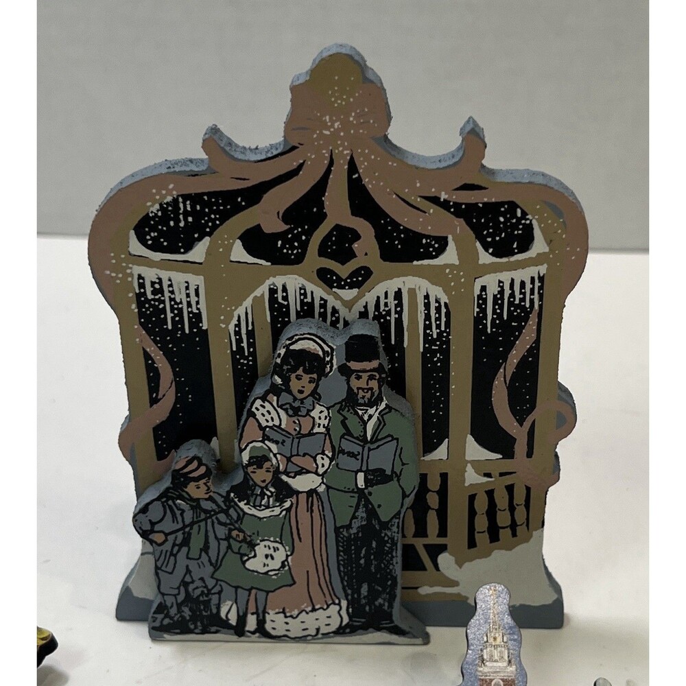 SHELIA'S COLLECTIBLE WOOD CHRISTMAS TREE 1990 SKATERS AND CAROLERS 1991 LTD ED